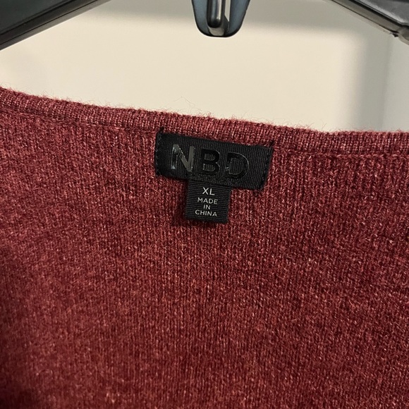 NBD Plum Ribbed V-Neck Cropped Knit - Picture 2 of 3